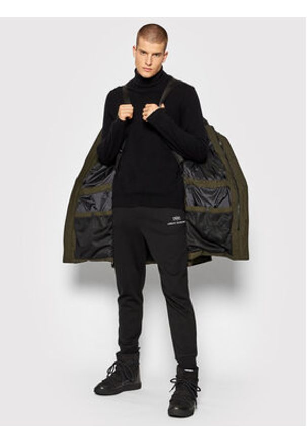 Woolrich Kurtka puchowa Teton CFWOOU0524MRUT1723 Zielony Regular Fit. Kolor: zielony. Materiał: puch, syntetyk
