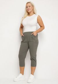 Born2be - Zielone Spodnie z Wiskozą i Ozdobnymi Guzikami Lireza. Okazja: na co dzień. Kolor: zielony. Materiał: wiskoza. Styl: klasyczny, casual