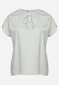 Born2be - Jasnozielona Bluzka z Wiskozą Wiązana przy Dekolcie Dovarelle. Okazja: na co dzień. Kolekcja: plus size. Kolor: zielony. Materiał: wiskoza. Długość rękawa: krótki rękaw. Długość: krótkie. Styl: elegancki, casual #6