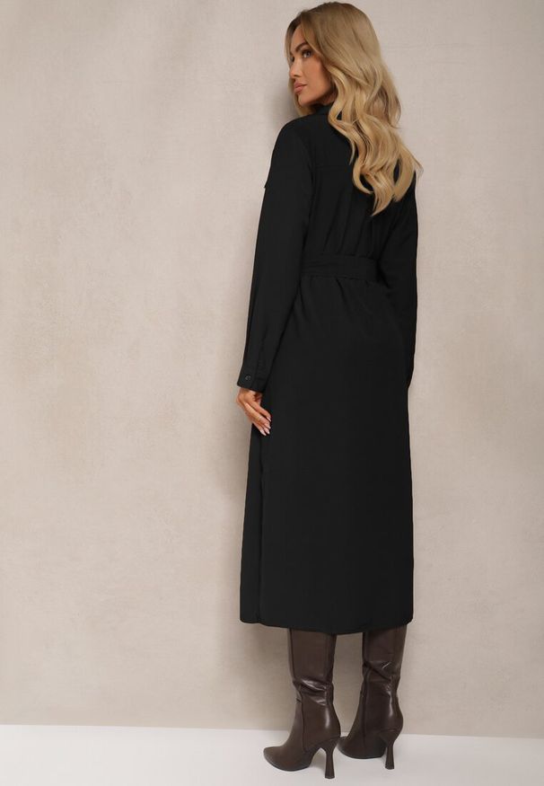 Renee - Czarna Sukienka Koszulowa o Rozkloszowanym Kroju z Paskiem i Kieszeniami z Klapami Rinnisa. Okazja: na imprezę. Kolor: czarny. Typ sukienki: koszulowe. Styl: elegancki