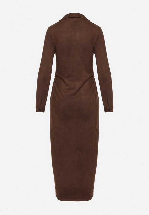 Born2be - Brązowa Koszulowa Sukienka z Imitacji Zamszu z Marszczeniem w Talii Eselea. Okazja: na co dzień. Typ kołnierza: kołnierzyk klasyczny, dekolt w serek. Kolor: brązowy. Materiał: zamsz. Typ sukienki: koszulowe. Styl: elegancki, klasyczny, casual