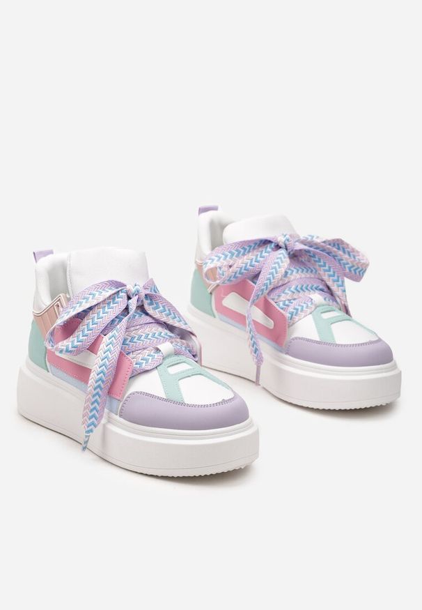 Born2be - Biało-Fioletowe Sneakersy na Grubej Podeszwie z Ozdobnymi Sznurówkami Edidda. Nosek buta: okrągły. Zapięcie: sznurówki. Kolor: biały. Obcas: na obcasie. Wysokość obcasa: niski
