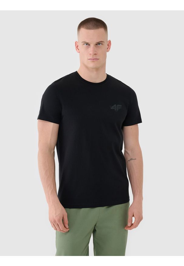 4f - 4F T-shirt regular z nadrukiem męski - czarny S. Okazja: na co dzień. Kolor: czarny. Materiał: bawełna, jersey, dzianina. Długość rękawa: krótki rękaw. Długość: krótkie. Wzór: nadruk. Styl: sportowy, klasyczny, casual