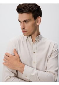 Reserved - Koszula slim z bawełny egipskiej - beżowy. Kolor: beżowy. Materiał: bawełna #1