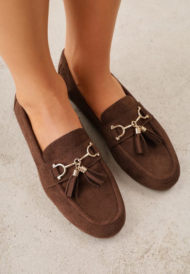 Born2be - Jasnobrązowe Mokasyny VICES z Modnymi Chwostami z Imitacji Zamszu z Wkładką z Naturalnej Skóry Calirea. Okazja: na co dzień, do pracy. Kolor: brązowy. Materiał: skóra, zamsz. Wzór: aplikacja. Styl: casual, klasyczny, elegancki