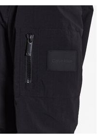 Calvin Klein Kurtka bomber Matt Crinkle Hero Bomber K10K111021 Czarny Regular Fit. Kolor: czarny. Materiał: syntetyk #4