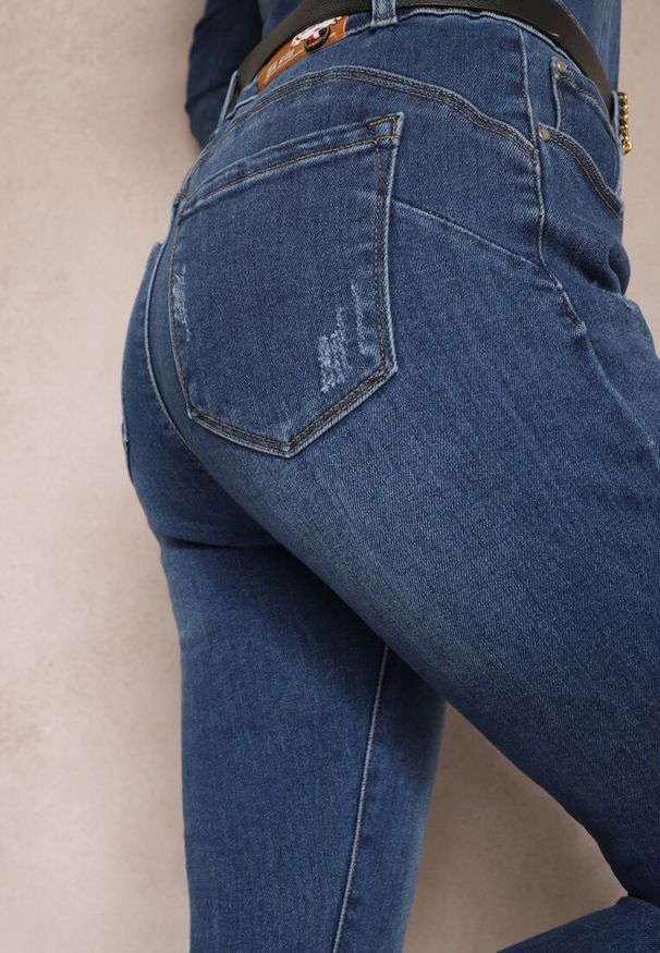 Renee - Granatowe Jeansy Skinny z Przedarciami i Łańcuszkami na Szlufkach Reila. Kolor: niebieski. Wzór: aplikacja