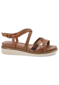 Brązowe Sandały Tamaris Modne Obuwie Damskie. Okazja: na co dzień. Zapięcie: pasek. Kolor: brązowy. Materiał: skóra. Sezon: lato. Obcas: na płaskiej podeszwie. Styl: casual #5