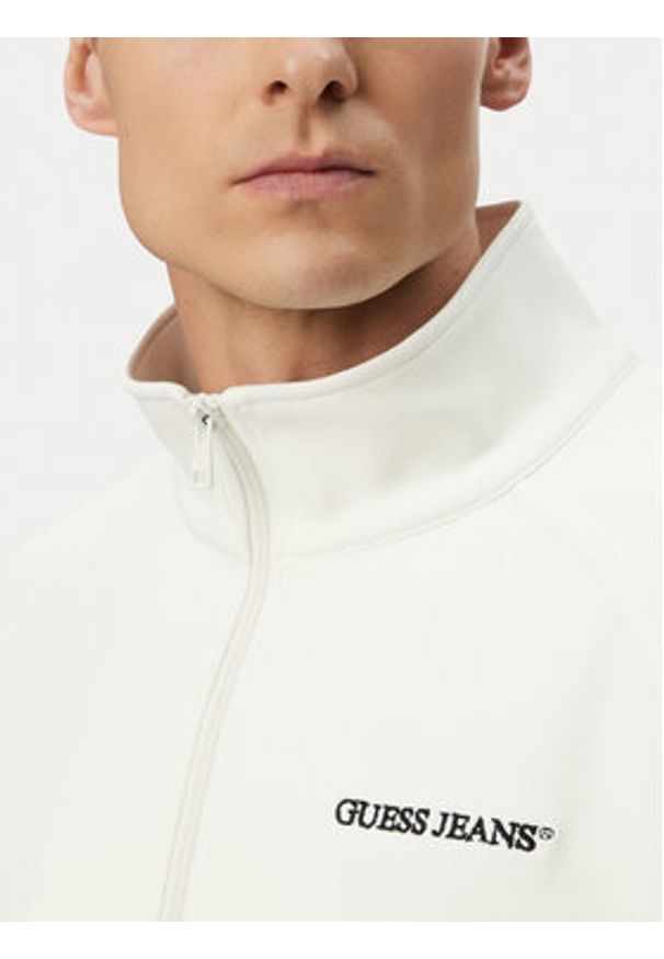 Guess Jeans Bluza M6GQZ2 KB212 Biały Regular Fit. Kolor: biały. Materiał: syntetyk