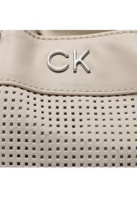 Calvin Klein Torebka Re-Lock Drawstring Bag Sm Perf K60K610636 Beżowy. Kolor: beżowy. Materiał: skórzane #4