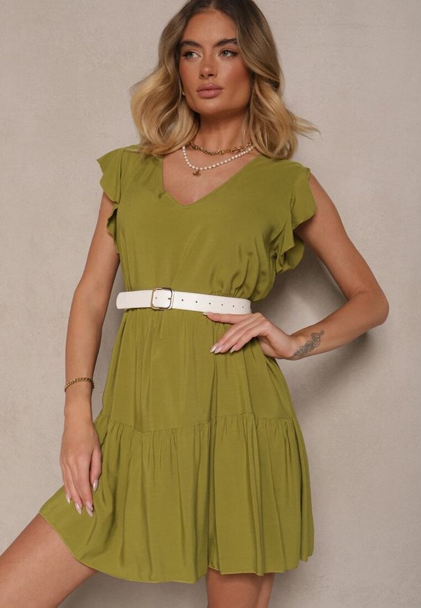 Renee - Zielona Bawełniana Sukienka Rozkloszowana z Falbankami Mirlio. Okazja: na co dzień. Typ kołnierza: kołnierz z falbankami. Kolor: zielony. Materiał: bawełna. Typ sukienki: rozkloszowane. Styl: klasyczny, casual, elegancki