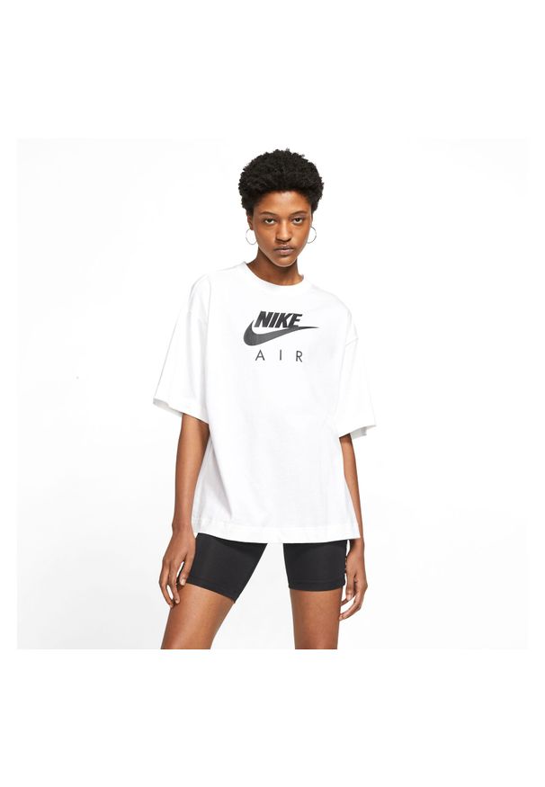 Koszulka damska Nike Air CJ3105. Materiał: materiał, bawełna. Długość rękawa: krótki rękaw. Długość: krótkie