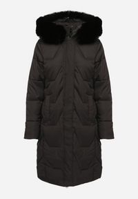 Born2be - Czarna Kurtka Pikowana o Długim Fasonie z Kapturem i Futrem Vertizola. Okazja: na spacer, na co dzień. Typ kołnierza: kaptur. Kolor: czarny. Materiał: futro. Długość: długie. Styl: elegancki, casual #7