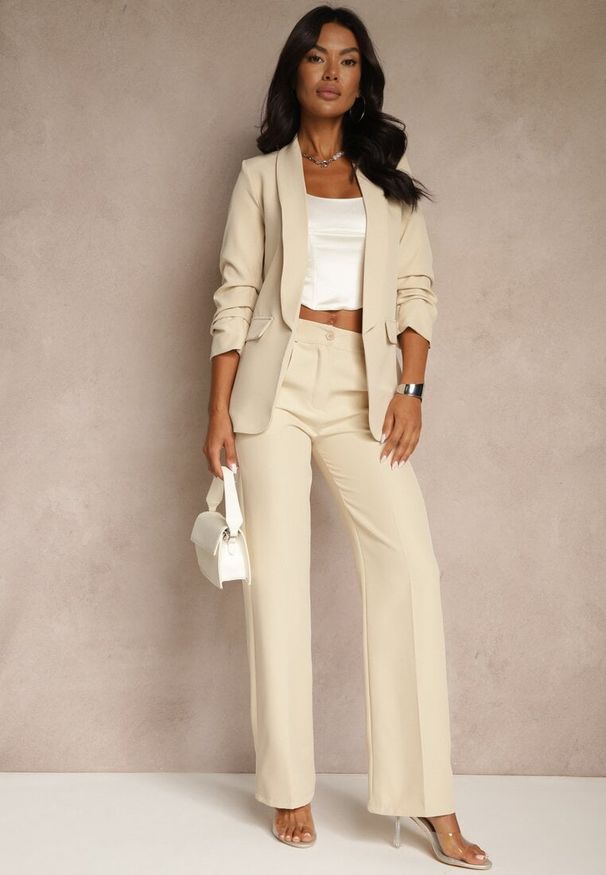 Renee - Beżowa Gładka Marynarka z Rękawami 7/8 i Klapami Adylia. Okazja: do pracy, na co dzień, na spotkanie biznesowe. Kolor: beżowy. Materiał: jeans. Wzór: gładki. Styl: casual, biznesowy