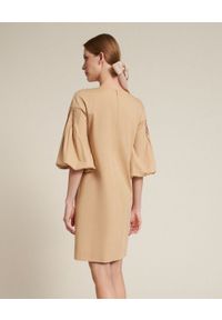 Luisa Spagnoli - LUISA SPAGNOLI - Sukienka z bufiastymi rękawami Patrimonio. Kolor: beżowy. Wzór: aplikacja. Długość: mini #3