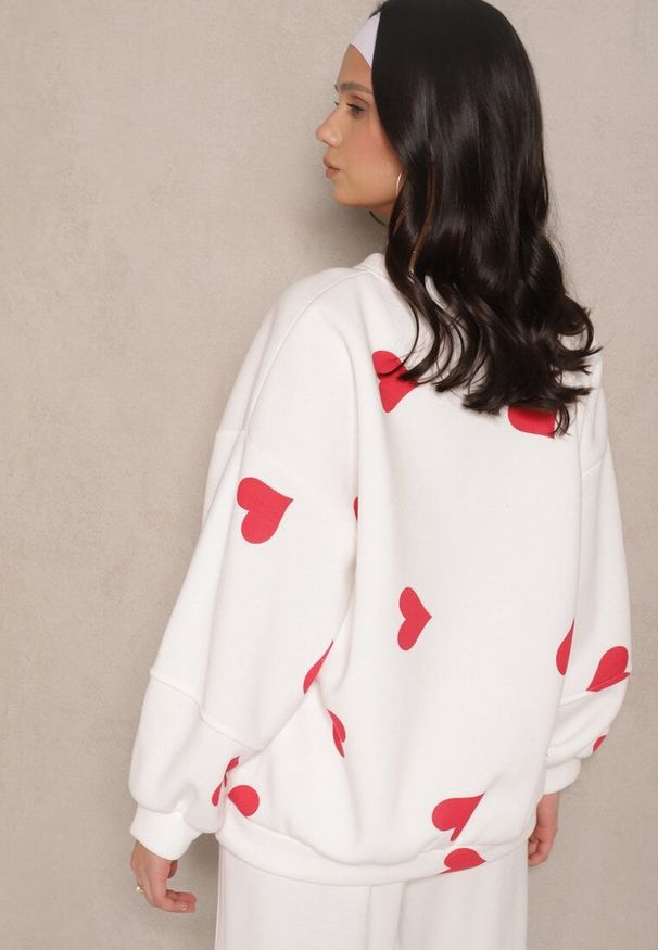 Renee - Biała Bluza z Bawełną w Serca Xiriana. Okazja: na co dzień. Kolor: biały. Materiał: bawełna. Styl: casual