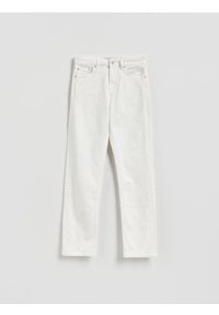 Reserved - Jeansy straight - biały. Kolor: biały