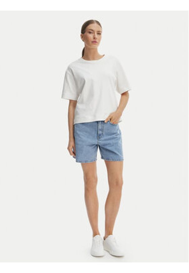 Calvin Klein Jeans Szorty jeansowe LV047F675G Niebieski Regular Fit. Kolor: niebieski. Materiał: bawełna