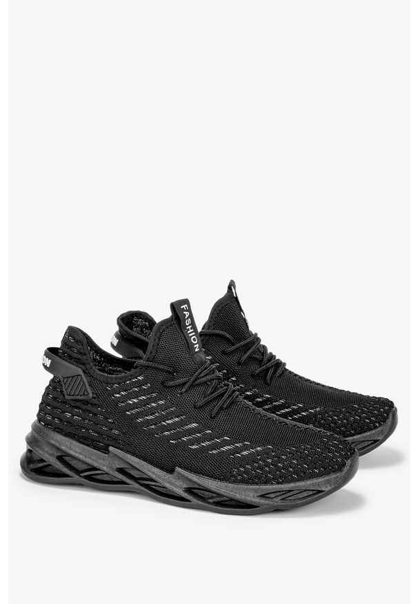 Casu - Czarne buty sportowe sznurowane casu 41/4/21/b. Kolor: czarny