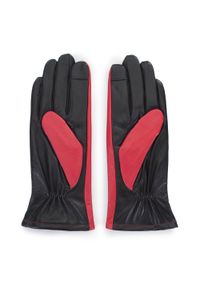 Wittchen - Damskie rękawiczki z dwóch kolorów skóry czerwono-czarne. Kolor: czarny, czerwony, wielokolorowy. Materiał: skóra