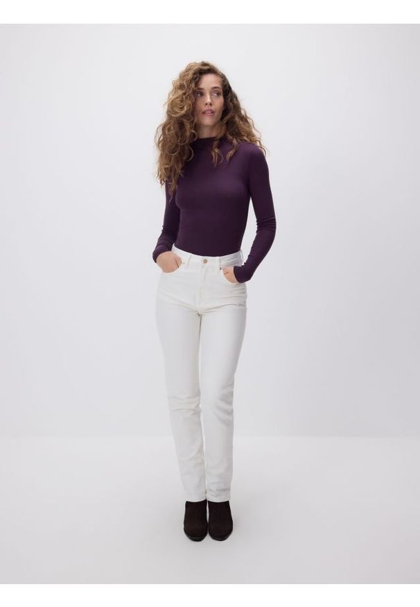 Reserved - Gładki longsleeve - ciemnofioletowy. Kolor: fioletowy. Materiał: dzianina, wiskoza. Długość rękawa: długi rękaw. Wzór: gładki