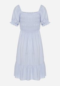 Born2be - Jasnoniebieska Sukienka z Bawełny z Elastycznym Dekoltem i Falbanką Loridia. Okazja: na co dzień. Kolor: niebieski. Materiał: bawełna. Długość rękawa: krótki rękaw. Typ sukienki: proste. Styl: wizytowy, casual, klasyczny, elegancki #4