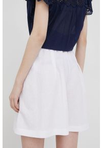 Emporio Armani szorty damskie kolor biały gładkie high waist. Stan: podwyższony. Kolor: biały. Materiał: tkanina. Wzór: gładki #2