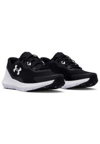 Buty Under Armour Surge 3 3024894-001 czarne. Kolor: czarny. Materiał: materiał #4