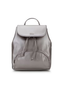 Wittchen - Damski plecak z zaokrągloną kieszenią z przodu. Kolor: beżowy. Materiał: skóra ekologiczna. Wzór: haft. Styl: elegancki #1