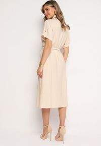 Born2be - Beżowa Wiskozowa Sukienka o Koszulowym Kroju z Paskiem Nelavyn. Okazja: do pracy, na co dzień. Kolor: beżowy. Materiał: wiskoza. Długość rękawa: krótki rękaw. Typ sukienki: koszulowe. Styl: casual, elegancki #5