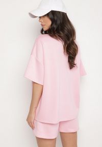 Born2be - Różowy Komplet Oversize z Wiskozą T-shirt i Szorty z Nadrukiem Liravella. Kolor: różowy. Materiał: wiskoza. Wzór: nadruk #7