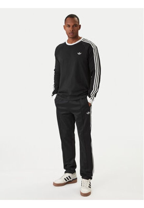 Adidas - adidas Longsleeve 3-Stripes KE3546 Czarny Regular Fit. Kolor: czarny. Materiał: bawełna. Długość rękawa: długi rękaw