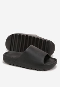 Born2be - Czarne Piankowe Klapki na Podeszwie z Wycięciami Ferietta. Okazja: na co dzień. Kolor: czarny. Sezon: lato. Styl: casual #5