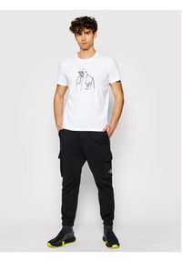 The North Face T-Shirt Kk Ah Tee Biały Regular Fit. Kolor: biały. Materiał: bawełna