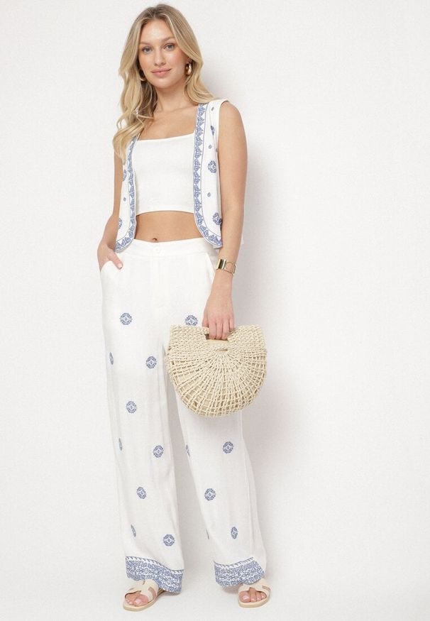 Born2be - Białe Szerokie Spodnie z Lnem Wiskozą i Wysokim Stanem Ozdobione Haftem Borilna. Okazja: na co dzień. Stan: podwyższony. Kolor: biały. Materiał: wiskoza, len. Wzór: aplikacja, haft. Styl: elegancki, klasyczny, casual