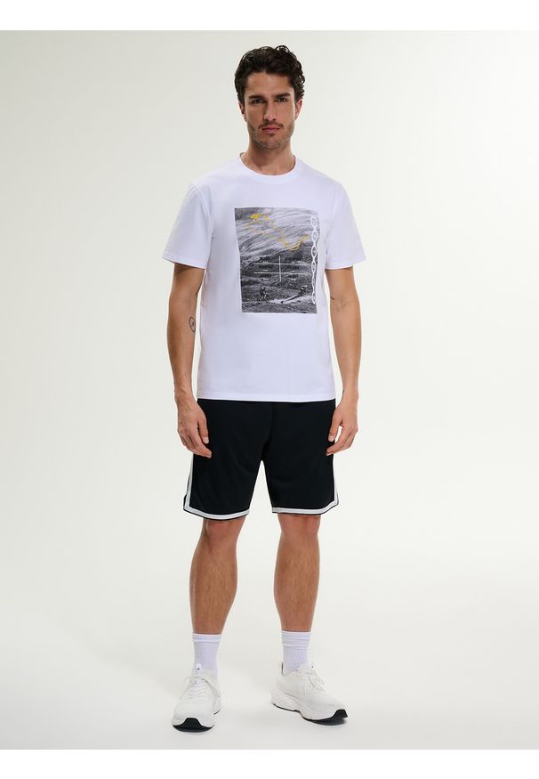 4f - 4F T-shirt regular z nadrukiem męski - biały S. Okazja: na co dzień. Kolor: biały. Materiał: jeans, materiał, bawełna, dresówka, dzianina. Wzór: nadruk. Styl: casual, klasyczny