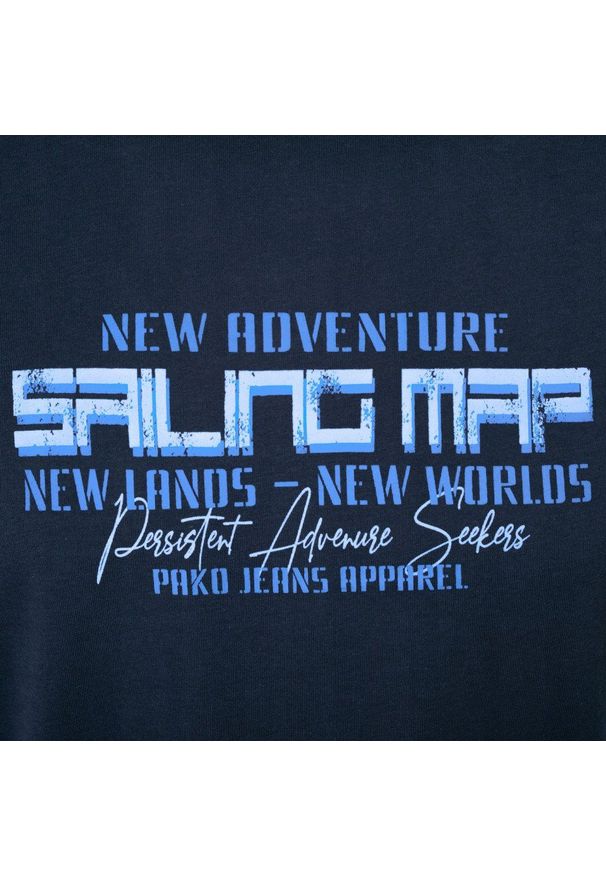 T-Shirt (Koszulka) Męska - Pako Jeans - Kolor Granatowy, Napisy. Okazja: na co dzień. Kolor: niebieski. Materiał: bawełna. Wzór: nadruk. Styl: casual