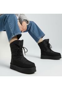 Big-Star - Czarne Śniegowce Big Star Ocieplane Obuwie Damskie. Okazja: na co dzień, na spacer. Kolor: czarny. Materiał: materiał, puch. Szerokość cholewki: normalna. Sezon: zima. Styl: klasyczny, casual #1