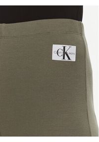 Calvin Klein Jeans Spodnie materiałowe J20J222598 Zielony Straight Fit. Kolor: zielony. Materiał: bawełna