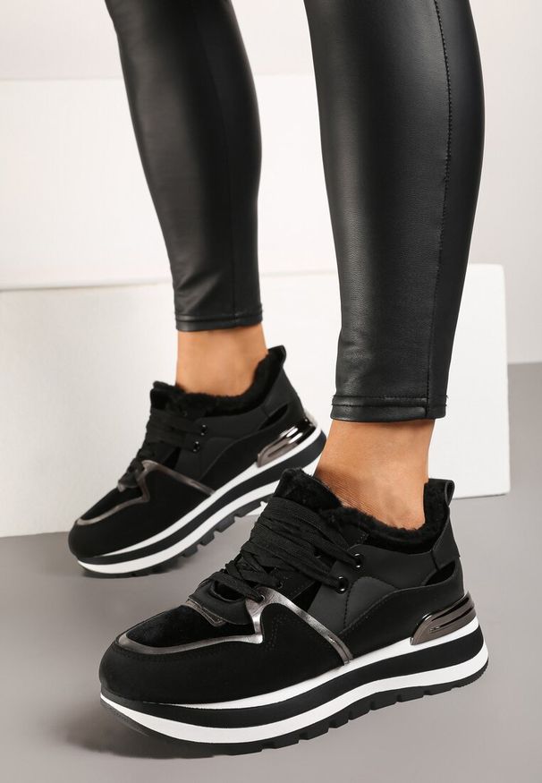 Renee - Czarne Sneakersy na Zimę z Futerkowym Ociepleniem Vertiste. Kolor: czarny. Materiał: jeans. Wzór: ze splotem. Sezon: zima