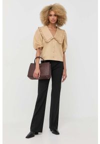 Notes du Nord koszula damska kolor beżowy relaxed z kołnierzykiem klasycznym. Typ kołnierza: kołnierzyk klasyczny. Kolor: beżowy. Długość rękawa: krótki rękaw. Długość: krótkie. Styl: klasyczny #1