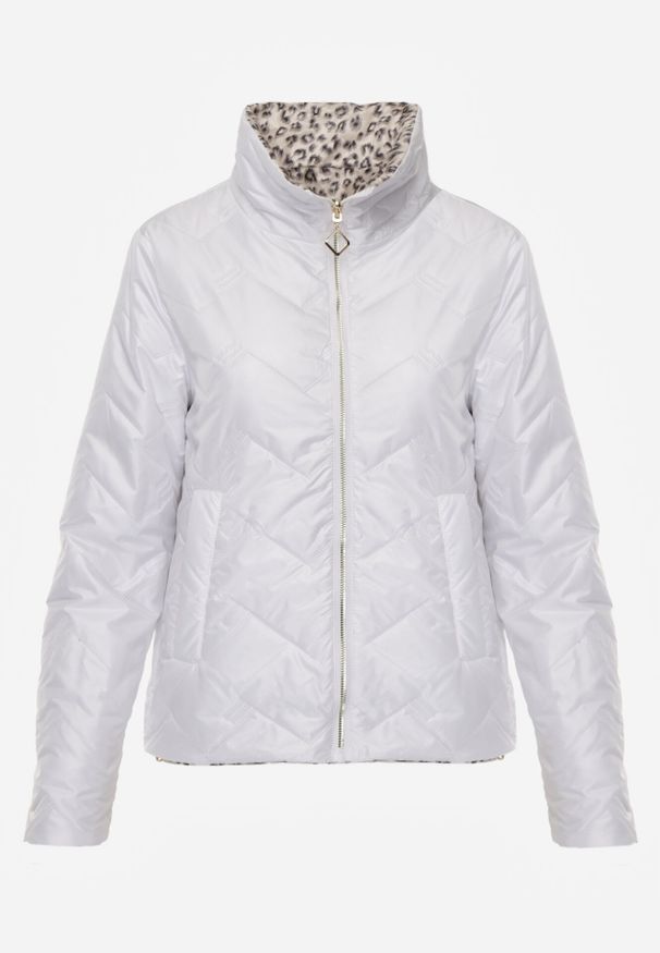 Born2be - Biała Dwustronna Kurtka Pikowana Ozdobiona Naszywką i Panterką Nemopis. Okazja: na co dzień. Kolor: biały. Materiał: jeans. Wzór: motyw zwierzęcy, aplikacja. Styl: casual