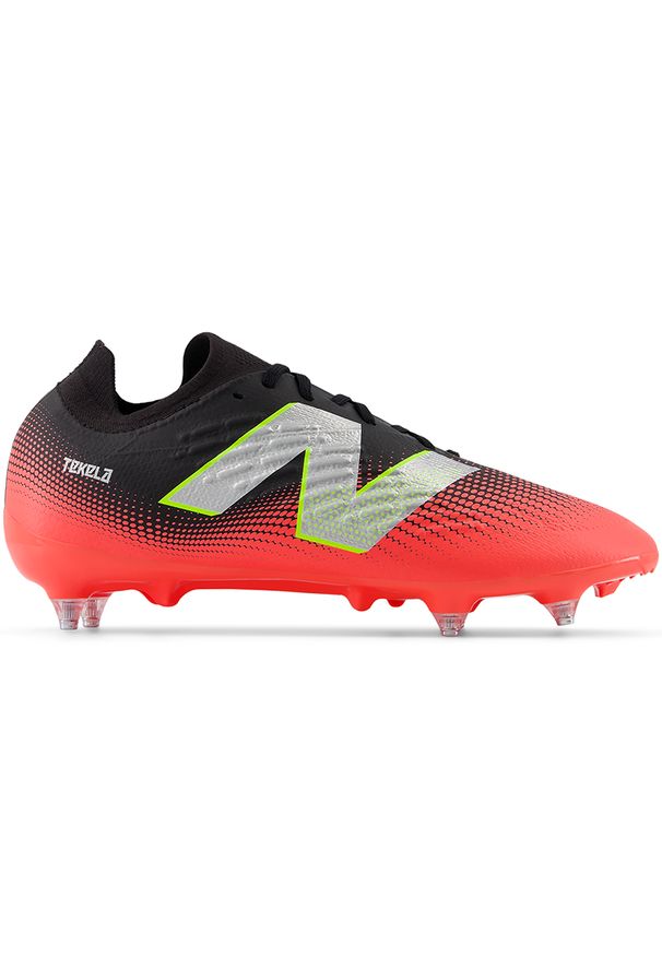 Korki męskie New Balance TEKELA MAGIA SG V4+ ST2SLR45 – czerwone. Kolor: czerwony. Materiał: syntetyk, nylon, materiał. Szerokość cholewki: normalna