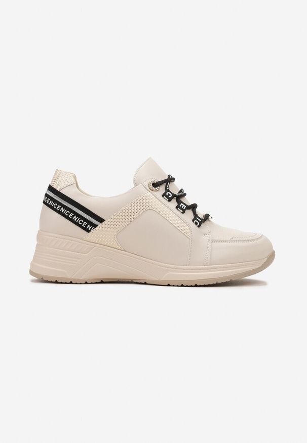 Born2be - Beżowe Sneakersy na Niskim Koturnie z Ozdobnymi Napisami ze Skórzaną Wkładką Drilvia. Kolor: beżowy. Materiał: skóra. Wzór: napisy. Obcas: na koturnie