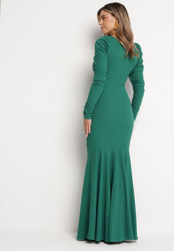 Born2be - Zielona Sukienka Maxi z Marszczeniem Marabela. Kolor: zielony. Długość: maxi