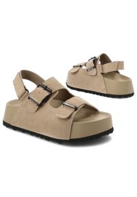 Big-Star - Sandały damskie Big Star, cholewka ze skóry naturalnej zamszowej z regulowanymi paskami na grubej platformie, beżowe, TT274235. Zapięcie: pasek. Kolor: beżowy. Materiał: skóra, zamsz. Obcas: na platformie #5