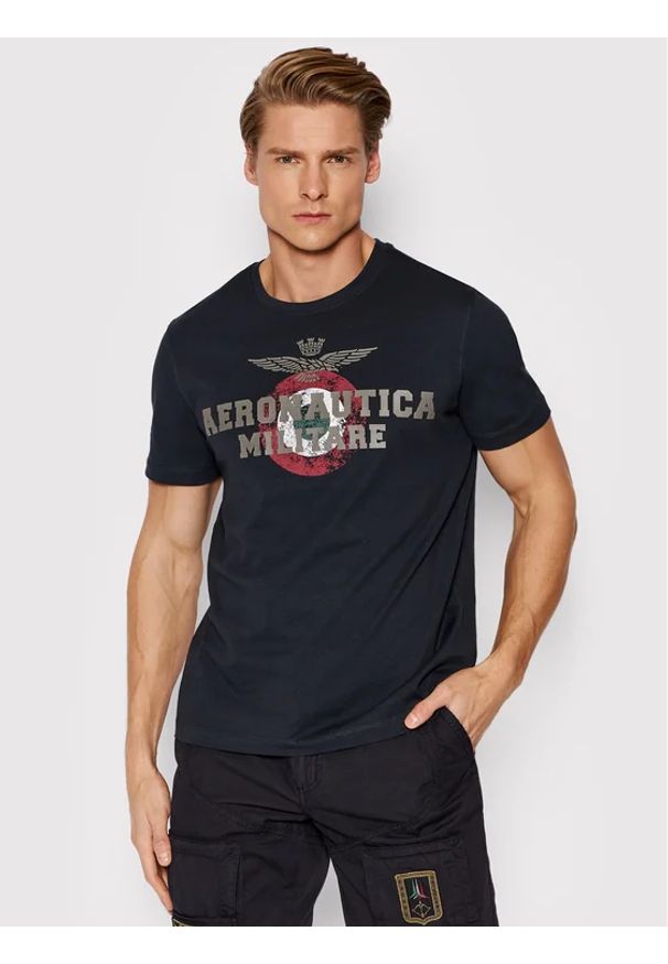 Czarny t-shirt z nadrukiem Aeronautica Militare. Kolor: czarny. Materiał: bawełna. Wzór: nadruk