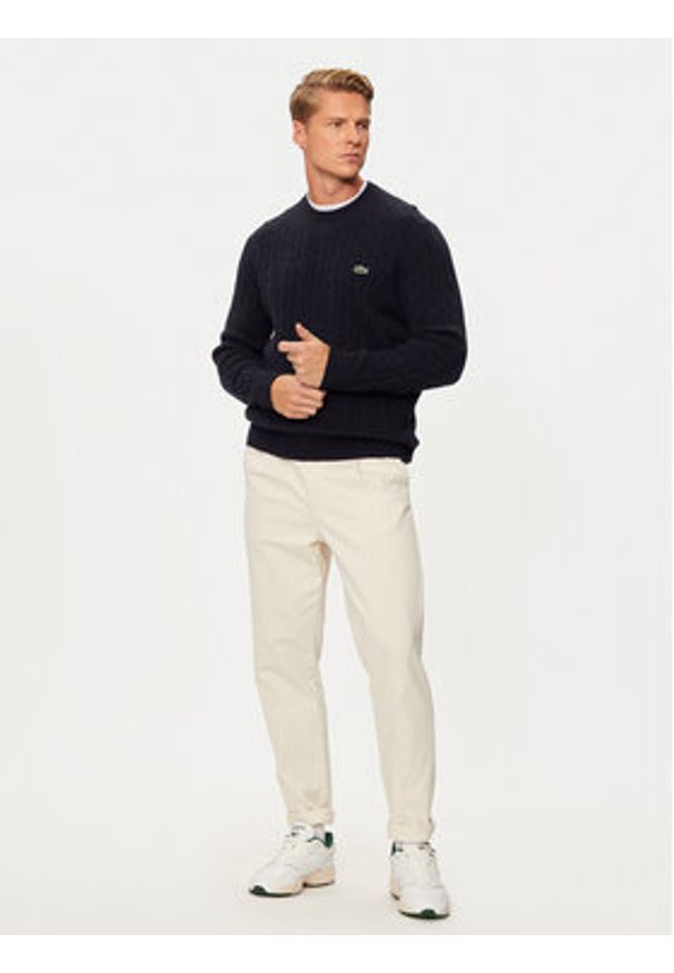 Lacoste Sweter AH2924 Granatowy Regular Fit. Kolor: niebieski. Materiał: wełna