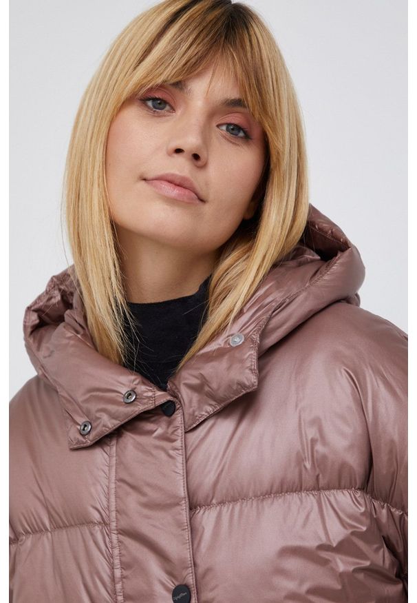Refrigiwear - RefrigiWear - Kurtka puchowa Karina. Kolor: beżowy. Materiał: puch. Wzór: gładki