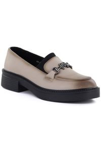 Skórzane lordsy damskie mokasyny na grubej podeszwie beżowe Vinceza 39985. Kolor: beżowy. Materiał: skóra. Szerokość cholewki: normalna. Wzór: aplikacja. Obcas: na platformie. Styl: elegancki #1